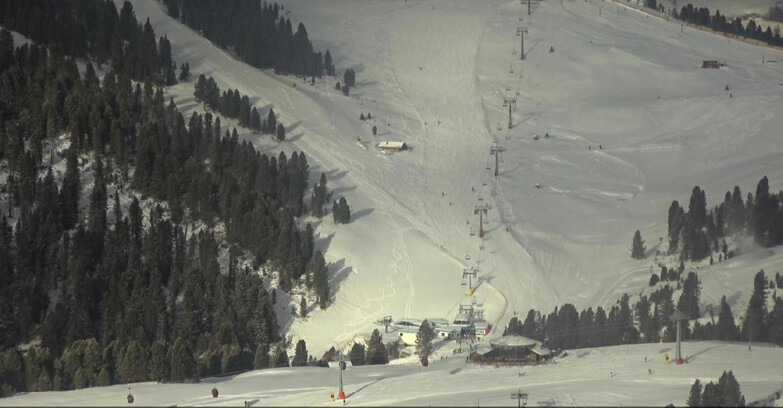 Webcam Пампеаго - Предаццо - Оберегген	 - Chair lift Obereggen