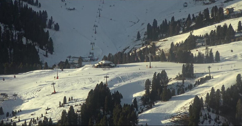 Webcam Pampeago  - Predazzo -  Obereggen - Mountain hut Latemar