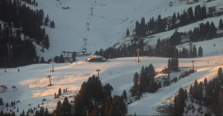 Webcam Pampeago  - Predazzo -  Obereggen - Mountain hut Latemar
