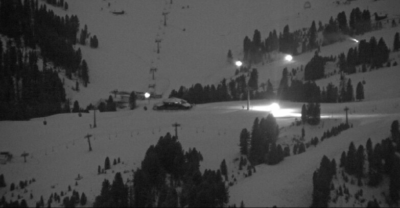 Webcam Pampeago  - Predazzo -  Obereggen - Mountain hut Latemar