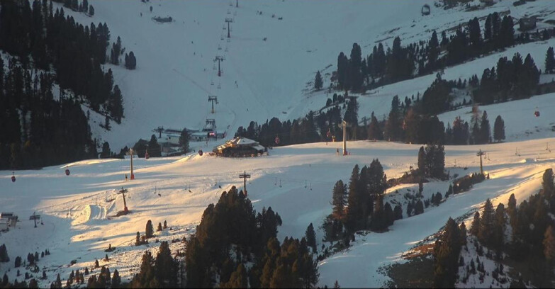 Webcam Pampeago  - Predazzo -  Obereggen - Mountain hut Latemar