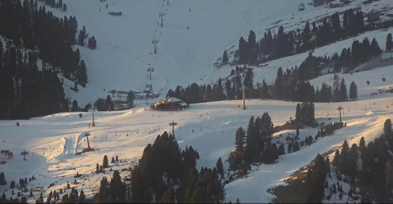 Webcam Pampeago  - Predazzo -  Obereggen - Mountain hut Latemar