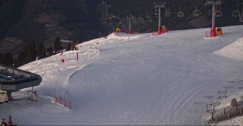 Webcam Альпе-Чермис  - Chairlift and slope Lagorai