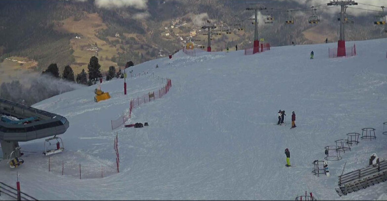 Webcam Альпе-Чермис  - Chairlift and slope Lagorai