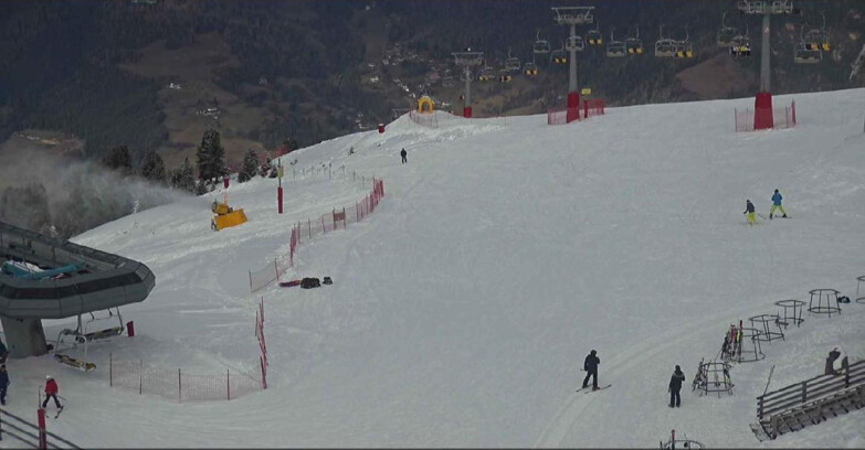 Webcam Альпе-Чермис  - Chairlift and slope Lagorai