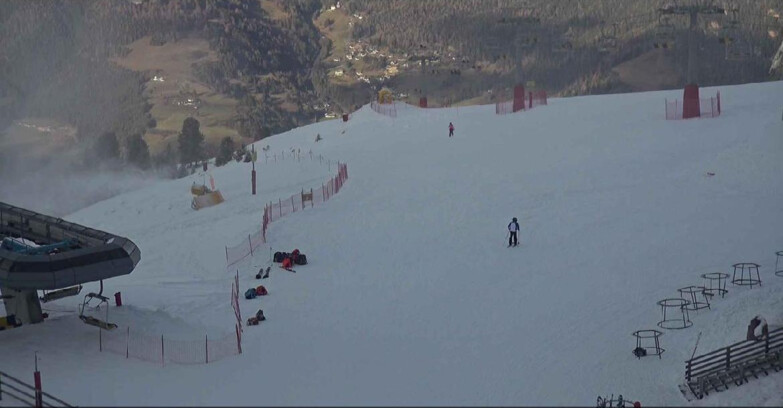 Webcam Альпе-Чермис  - Chairlift and slope Lagorai