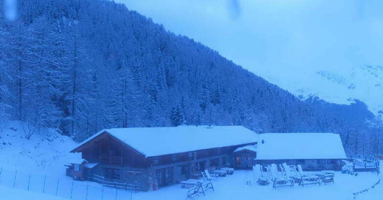 Webcam Пейо 3000 - Rifugio Scoiattolo