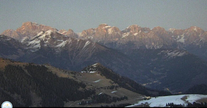 Webcam Passo Brocon-Marande - Brocon Pass and Pale di S.Martino 