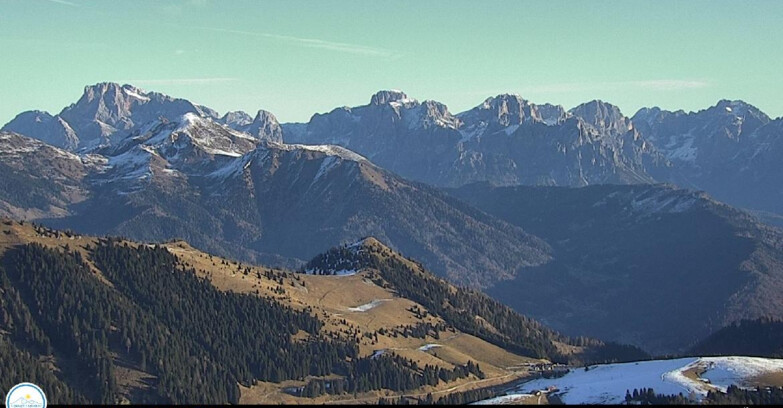 Webcam Passo Brocon-Marande - Brocon Pass and Pale di S.Martino 
