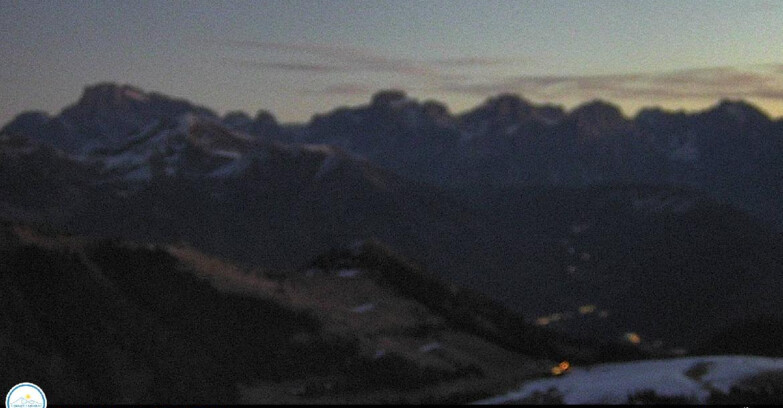 Webcam Passo Brocon-Marande - Brocon Pass and Pale di S.Martino 