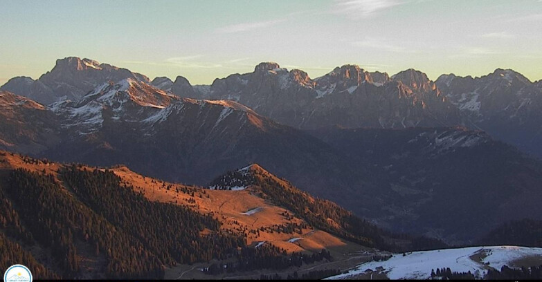 Webcam Passo Brocon-Marande - Brocon Pass and Pale di S.Martino 