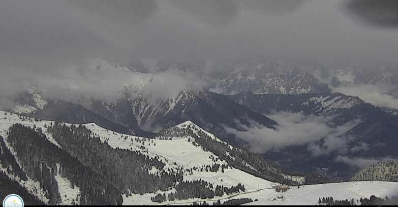 Webcam Passo Brocon-Marande - Brocon Pass and Pale di S.Martino 