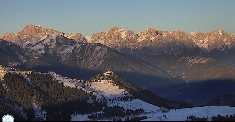Webcam Passo Brocon-Marande - Brocon Pass und Pale di S.Martino 