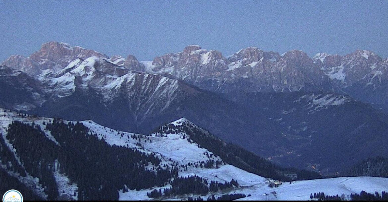 Webcam Passo Brocon-Marande - Brocon Pass and Pale di S.Martino 