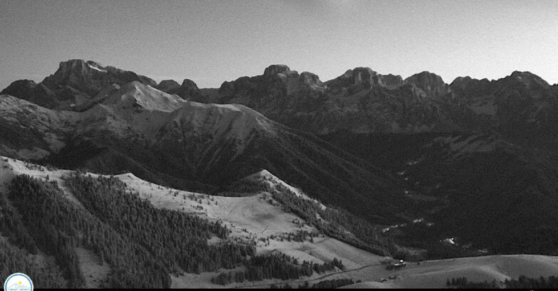 Webcam Passo Brocon-Marande - Brocon Pass and Pale di S.Martino 
