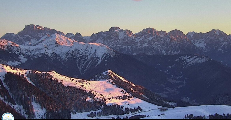 Webcam Passo Brocon-Marande - Brocon Pass and Pale di S.Martino 