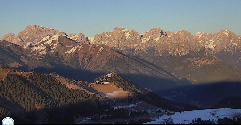 Webcam Маранде - Brocon Pass and Pale di S.Martino 