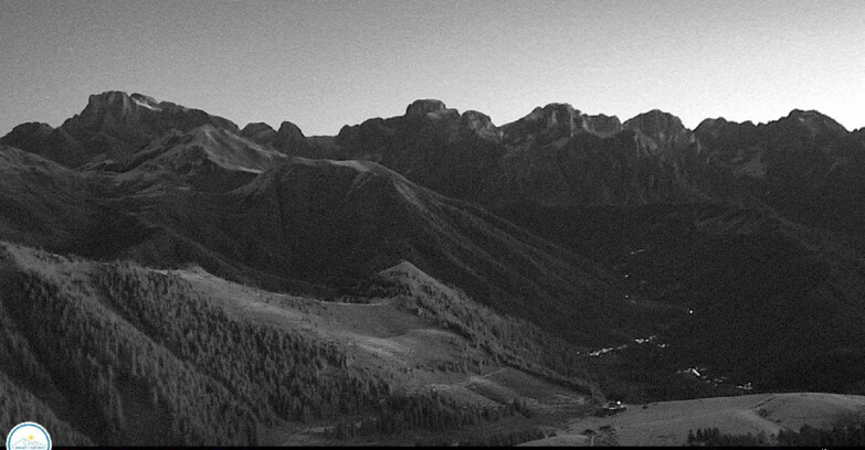 Webcam Маранде - Brocon Pass and Pale di S.Martino 