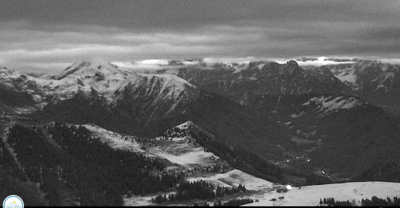 Webcam Passo Brocon-Marande - Passo Brocon e Pale di S.Martino