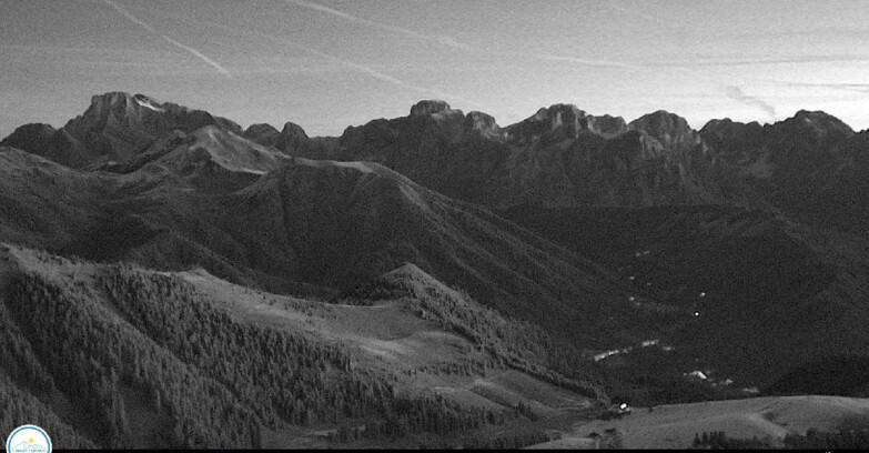 Webcam Passo Brocon-Marande - Brocon Pass and Pale di S.Martino 