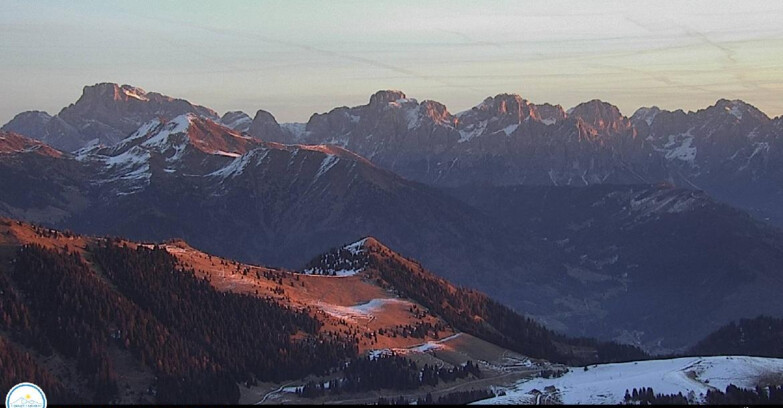 Webcam Passo Brocon-Marande - Brocon Pass and Pale di S.Martino 