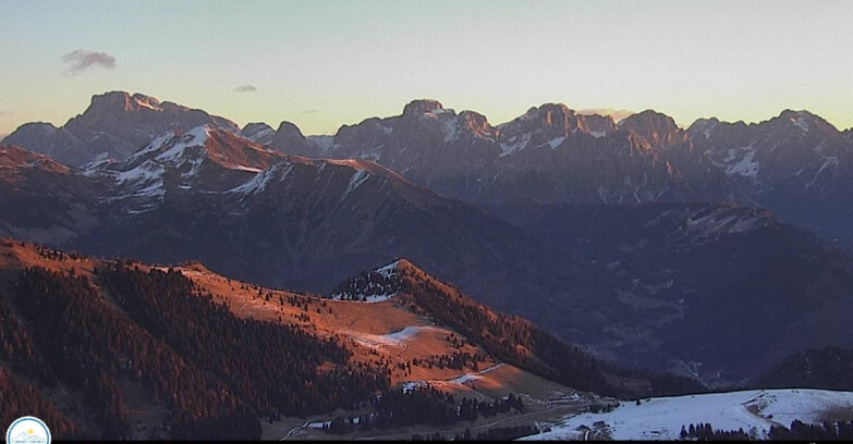 Webcam Passo Brocon-Marande - Brocon Pass und Pale di S.Martino 