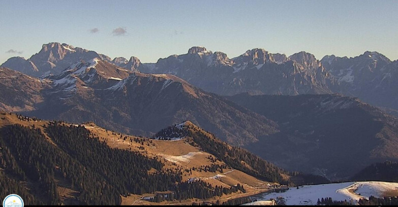 Webcam Passo Brocon-Marande - Brocon Pass und Pale di S.Martino 