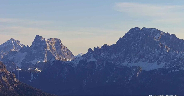 Webcam Passo San Pellegrino-Falcade  - Pelmo e Civetta