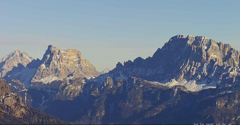 Webcam Passo San Pellegrino-Falcade  - Pelmo e Civetta