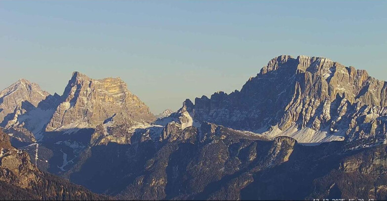 Webcam Passo San Pellegrino-Falcade  - Pelmo e Civetta