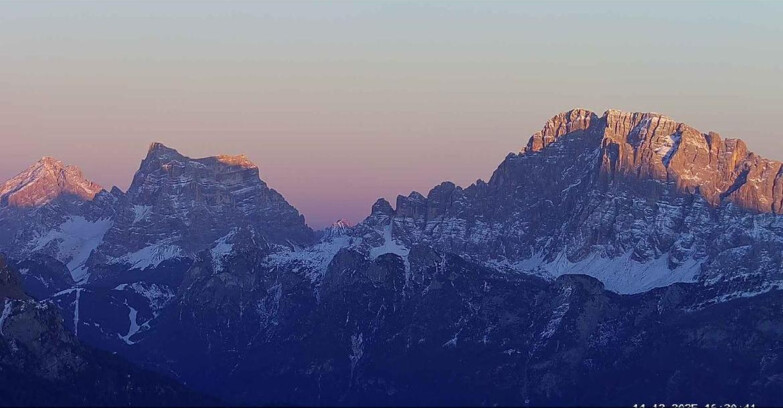 Webcam Passo San Pellegrino-Falcade - Pelmo e Civetta