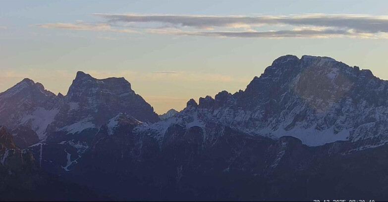 Webcam Passo San Pellegrino-Falcade  - Pelmo e Civetta