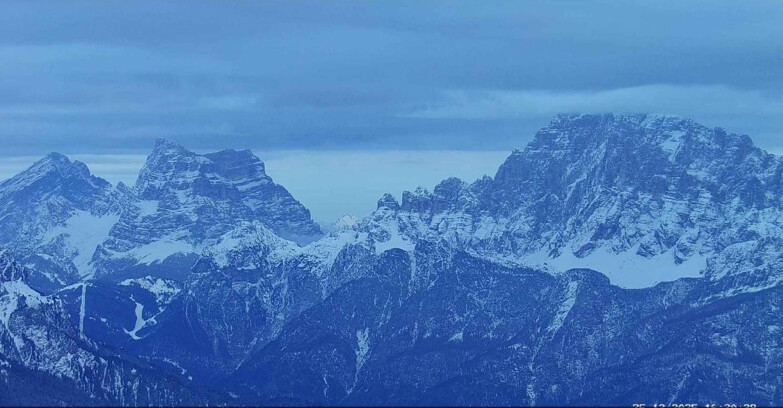 Webcam Passo San Pellegrino-Falcade  - Pelmo e Civetta
