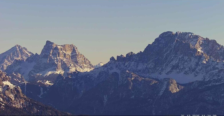Webcam Passo San Pellegrino-Falcade  - Pelmo e Civetta