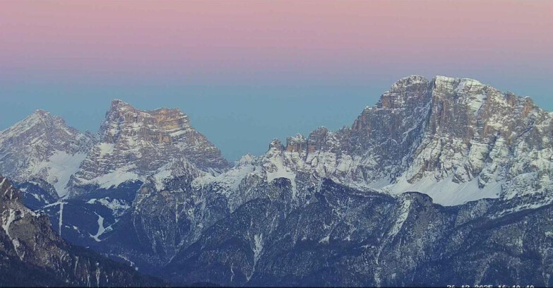 Webcam Passo San Pellegrino-Falcade  - Pelmo e Civetta