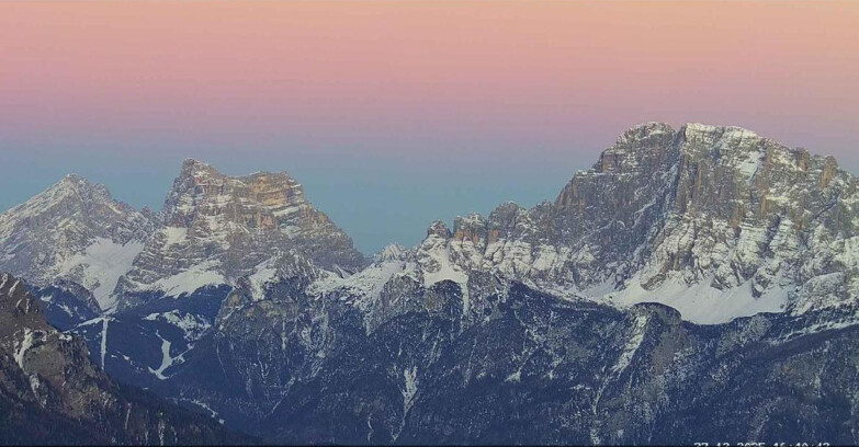 Webcam Passo San Pellegrino-Falcade  - Pelmo e Civetta