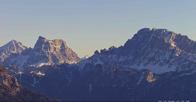 Webcam Passo San Pellegrino-Falcade  - Pelmo e Civetta