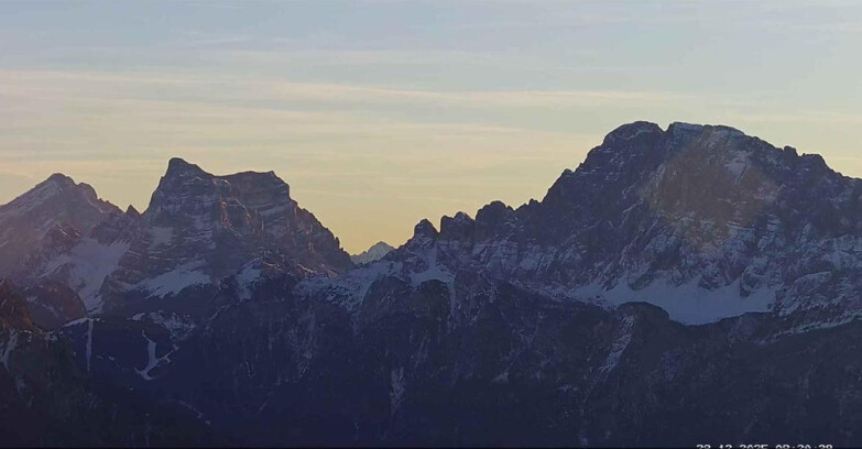 Webcam Passo San Pellegrino-Falcade  - Pelmo e Civetta