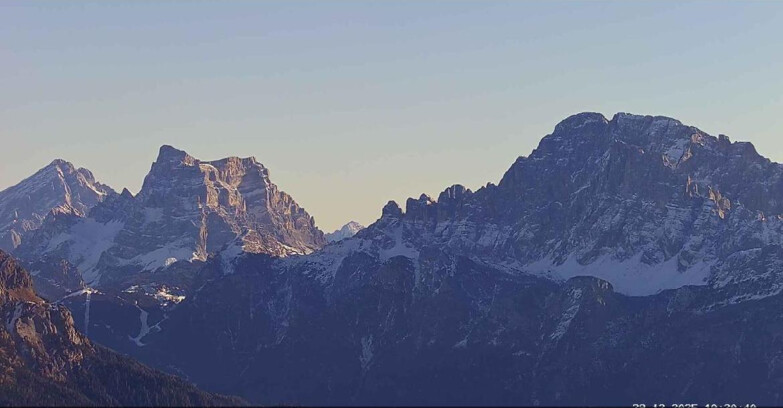 Webcam Passo San Pellegrino-Falcade  - Pelmo e Civetta