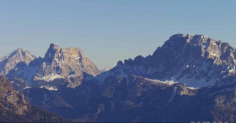Webcam Passo San Pellegrino-Falcade  - Pelmo e Civetta