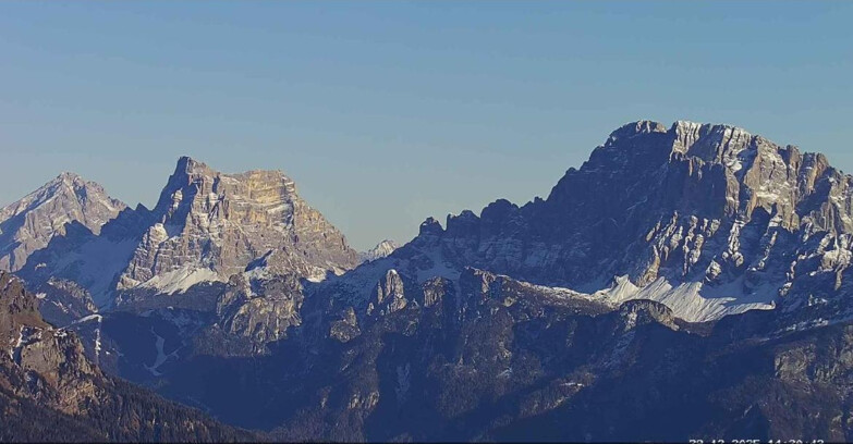 Webcam Passo San Pellegrino-Falcade  - Pelmo e Civetta