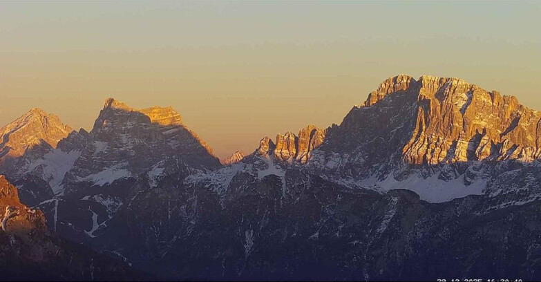 Webcam Passo San Pellegrino-Falcade  - Pelmo e Civetta