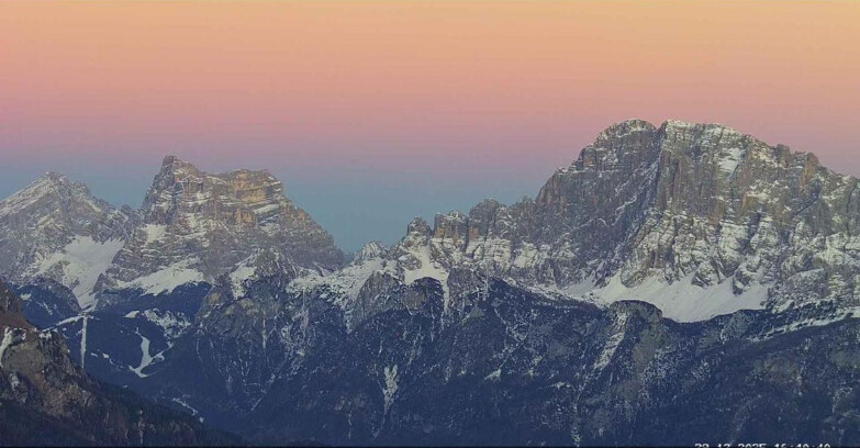 Webcam Passo San Pellegrino-Falcade  - Pelmo e Civetta