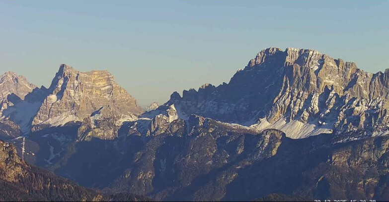 Webcam Passo San Pellegrino-Falcade - Pelmo e Civetta