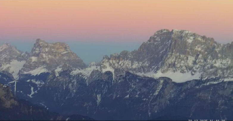 Webcam Passo San Pellegrino-Falcade - Pelmo e Civetta