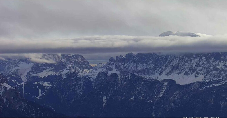 Webcam Passo San Pellegrino-Falcade - Pelmo e Civetta