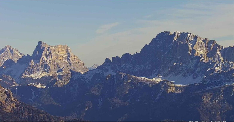 Webcam Passo San Pellegrino-Falcade  - Pelmo e Civetta