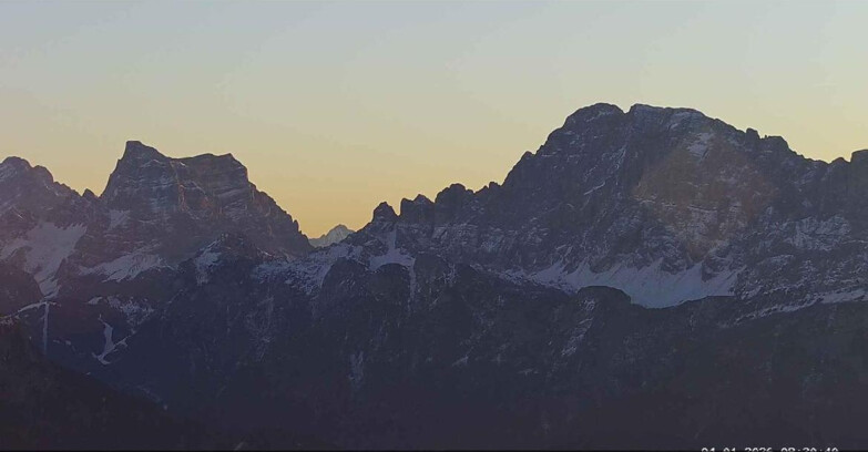 Webcam Passo San Pellegrino-Falcade  - Pelmo e Civetta