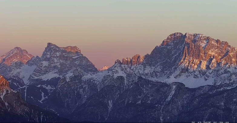 Webcam Passo San Pellegrino-Falcade  - Pelmo