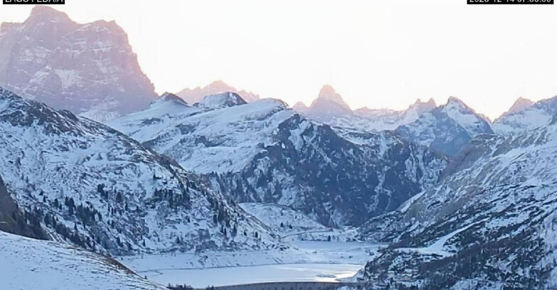 Webcam Canazei-Belvedere - Lago e Passo Fedaia